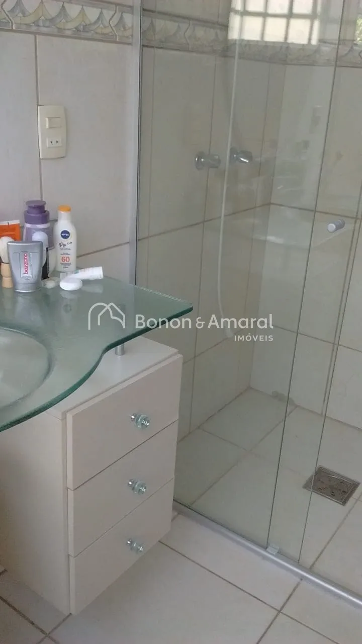 Imagem Chácara Moderna com Suíte Master, Varanda Gourmet e Piscina em Condomínio Tranquilo!