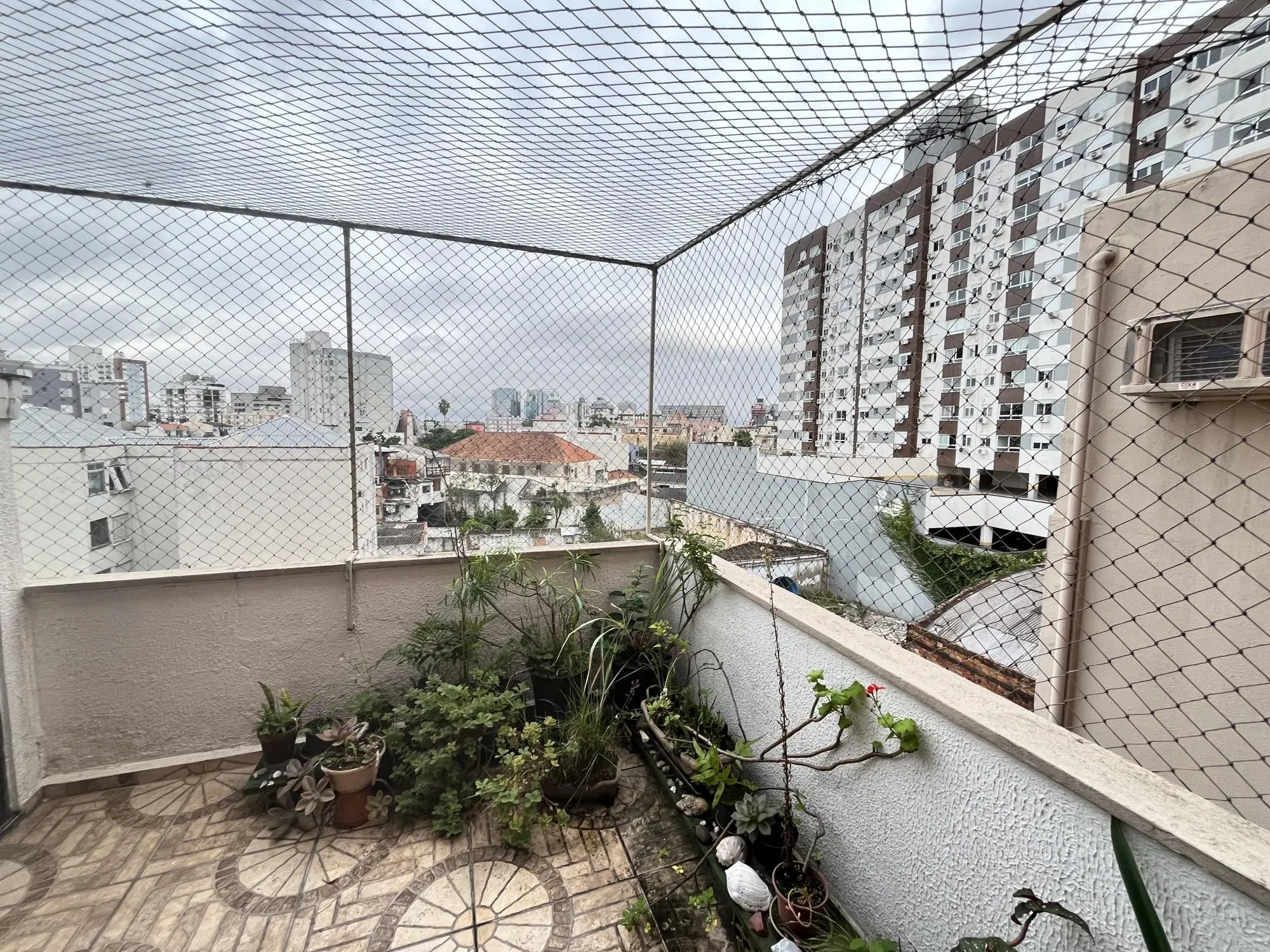 Imagem Apartamento garden de 1 dormitório transformado 2 quartos no bairro Cidade Baixa