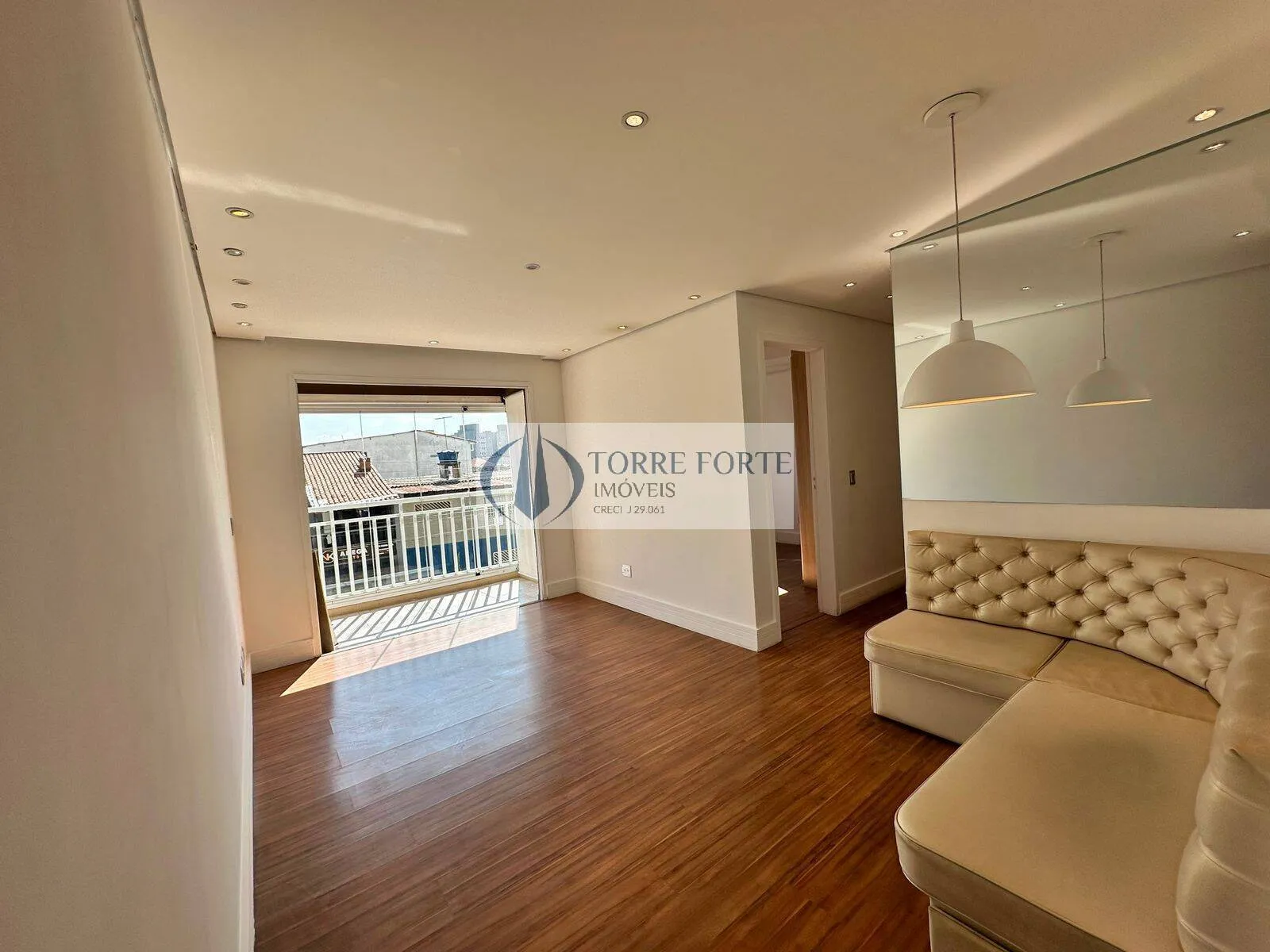 Imagem Lindo Apartamento com 2 dormitorios 2 vagas , varanda na Vila Carrão.