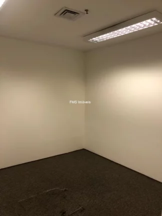 Imagem Conjunto comercial com 125m2 no Itaim Bibi para locação.