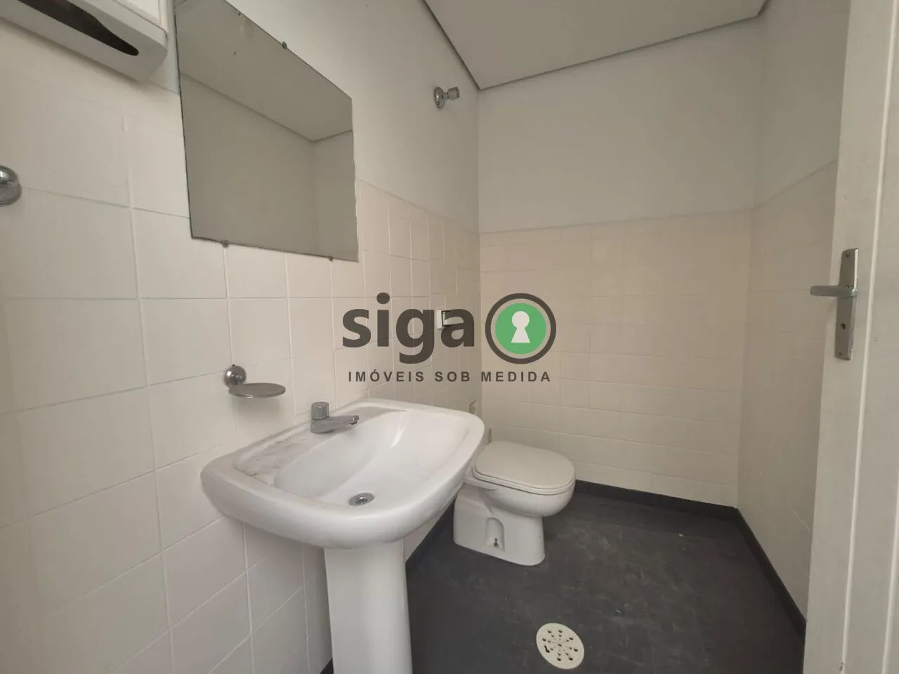 Imagem CASA COMERCIAL 290 METROS PARA LOCAÇÃO NO ITAIM