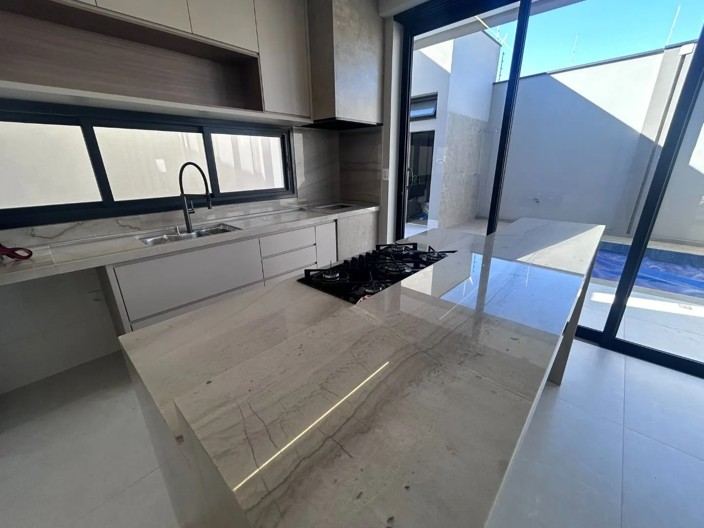 Imagem Casa com 3 dormitórios, 280 m² - venda por R$ 2.050.000 ou aluguel por R$ 7.500/mês - Campos Elíseos - Patos de Minas/MG
