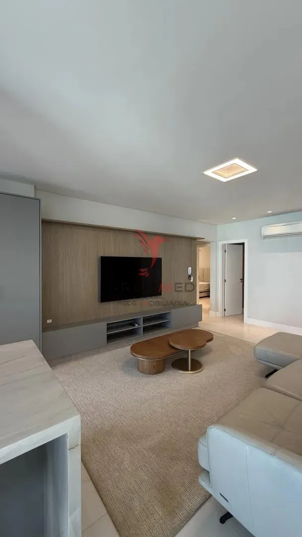 Imagem Apartamento de Luxo com 3 Suítes e Ambientes Planejados. Em Itapema. Meia Praia