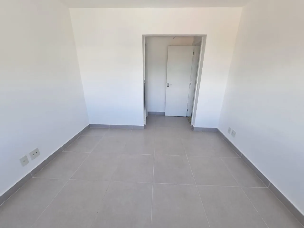 Imagem Apartamento 02 Dormitórios Com Sacada Bairro Tristeza