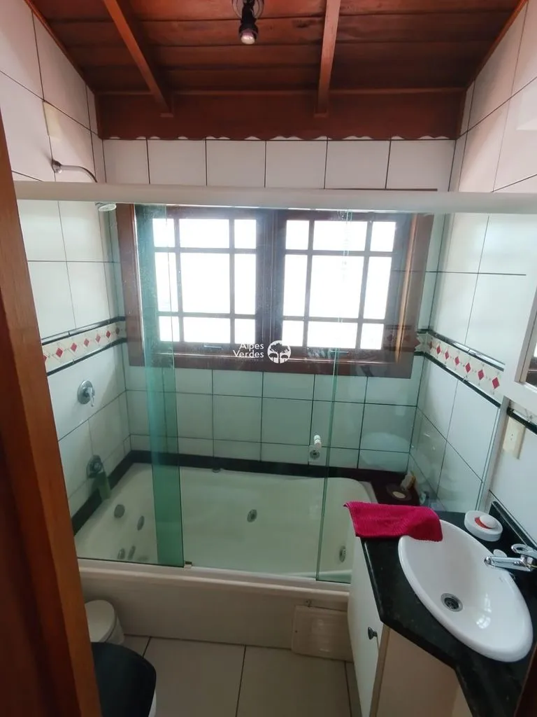 Imagem Vende-se apto mobiliado no centro de Canela- 2 Quartos- R$520.000,00