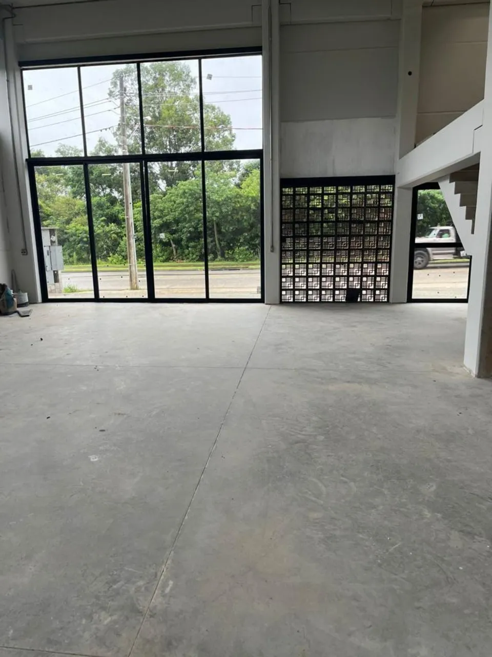 Imagem Barracão Industrial de 954m² em Alphaville Nova Esplanada - Votorantim-SP: Venda ou Locação.