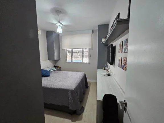 Imagem Apartamento Reformado de 2 Quartos na Quadra da Praia, ao lado Shopping Praiamar
