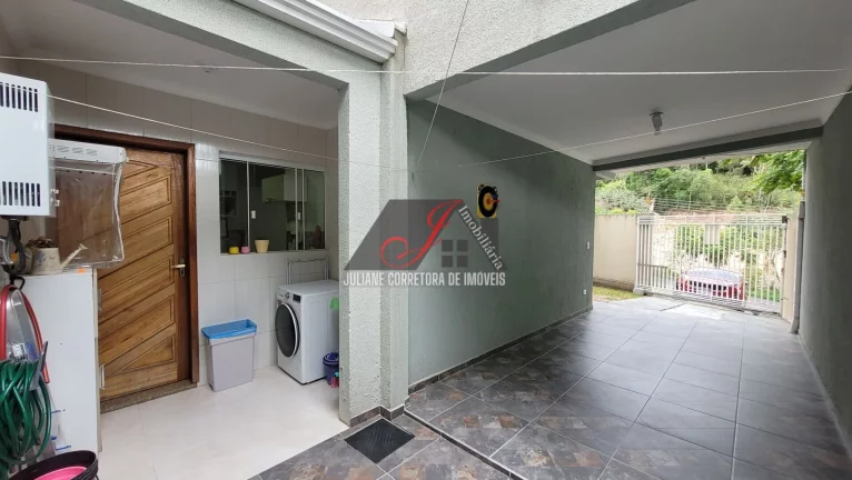 Imagem Sobrado Triplex à venda em Santo Inácio, Curitiba/PR.