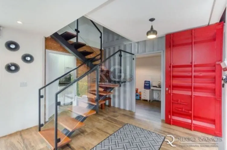 Imagem Casa para Venda - 315m², 3 dormitórios, sendo 1 suites, 2 vagas - Teresópolis
