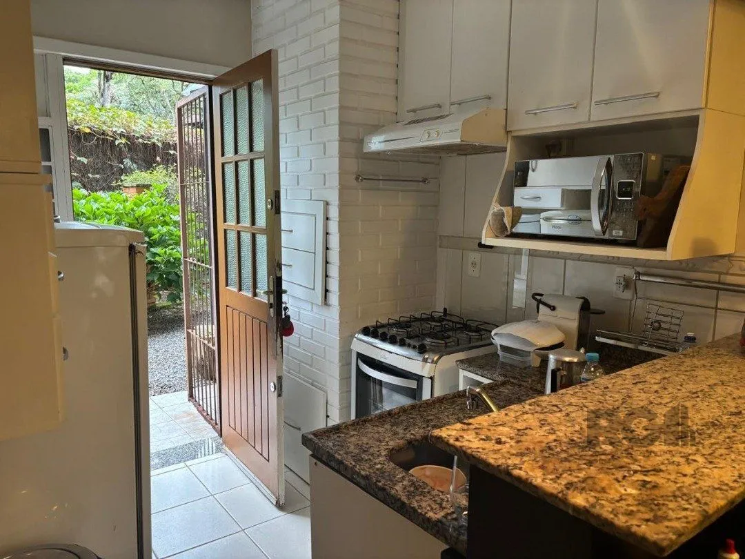 Imagem Sobrado de Alvenaria em Condominio no bairro Nobre de Gramado