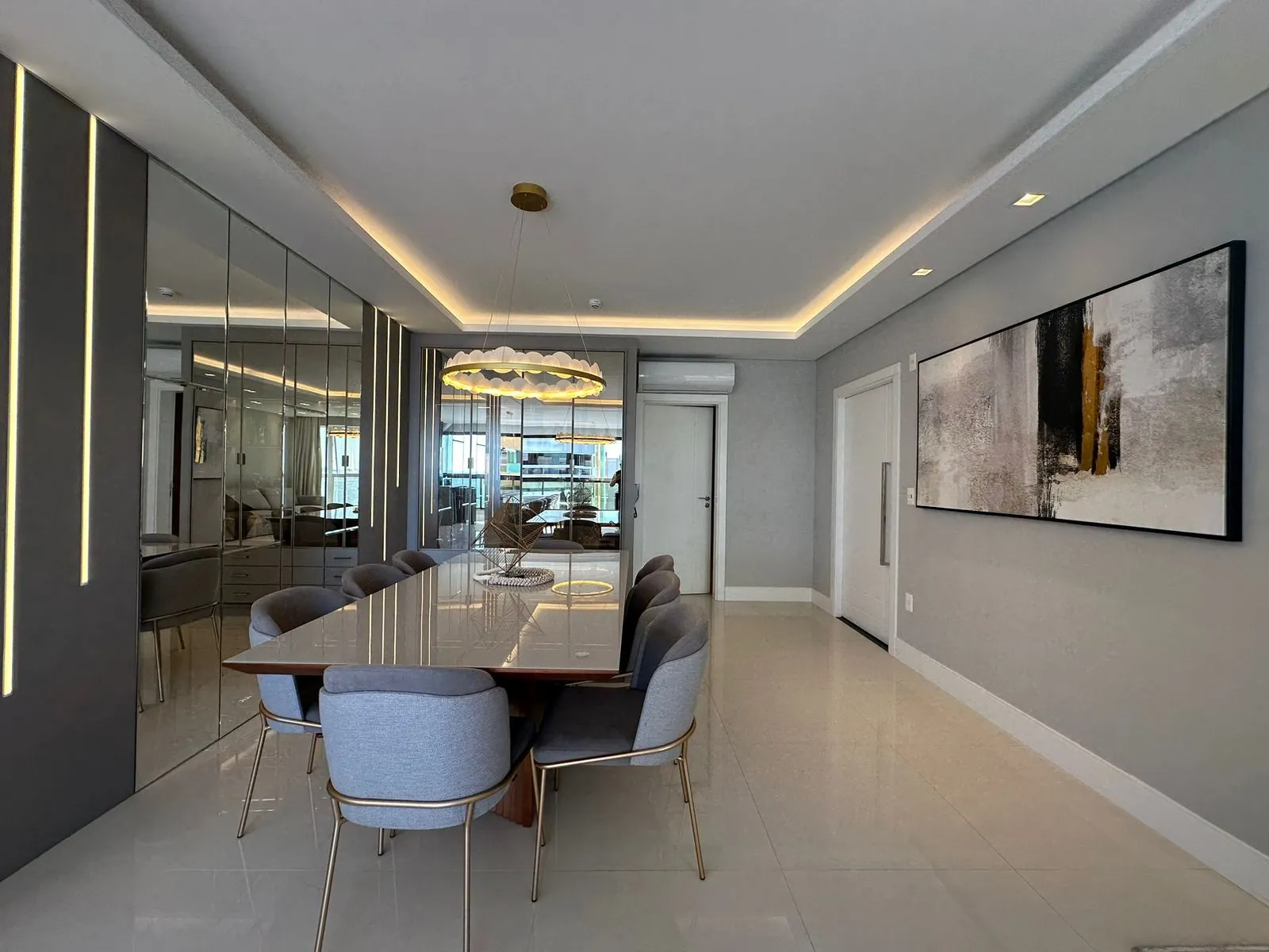 Imagem Apartamento com vista para o mar à venda com 187m2 por R$ 4.900.000,00