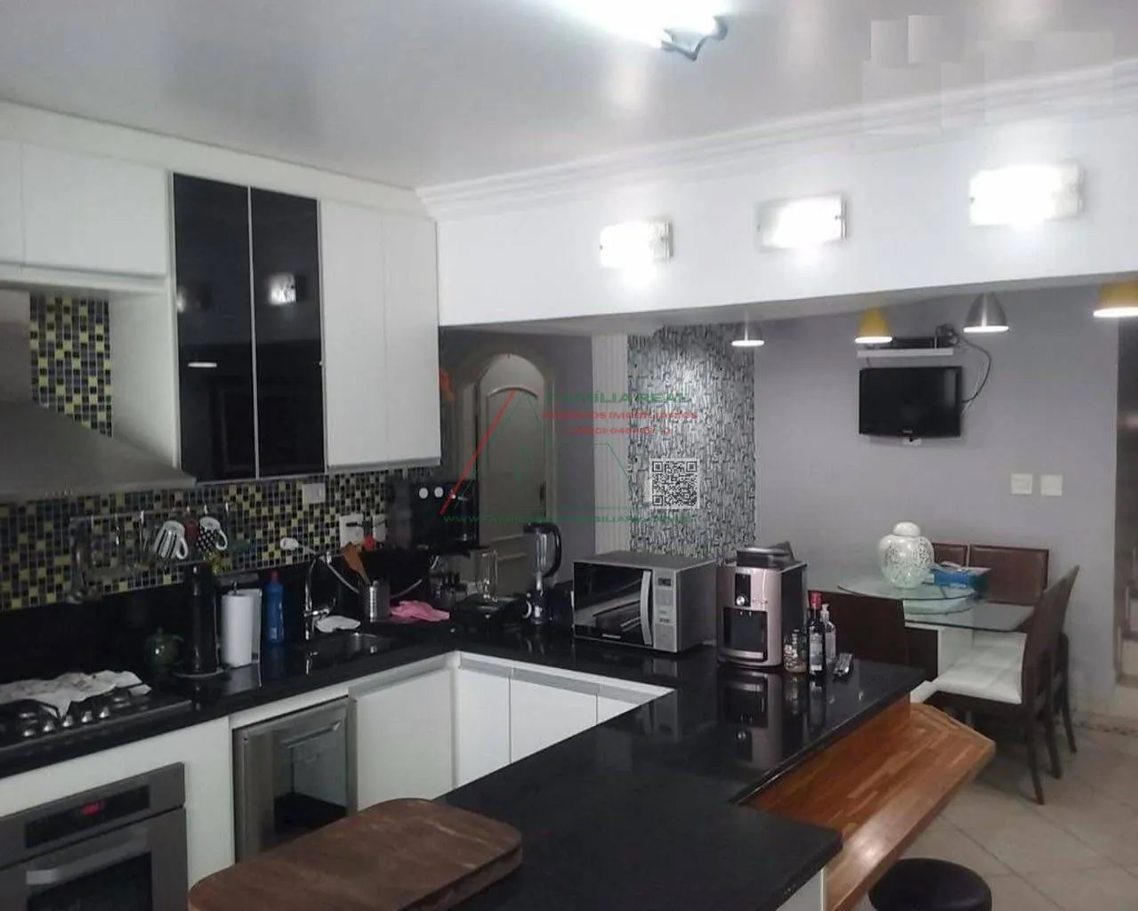 Imagem Sobrado para Venda ou Locação, na Vila Matilde, com 03 Dormitórios, sendo 03 Suítes