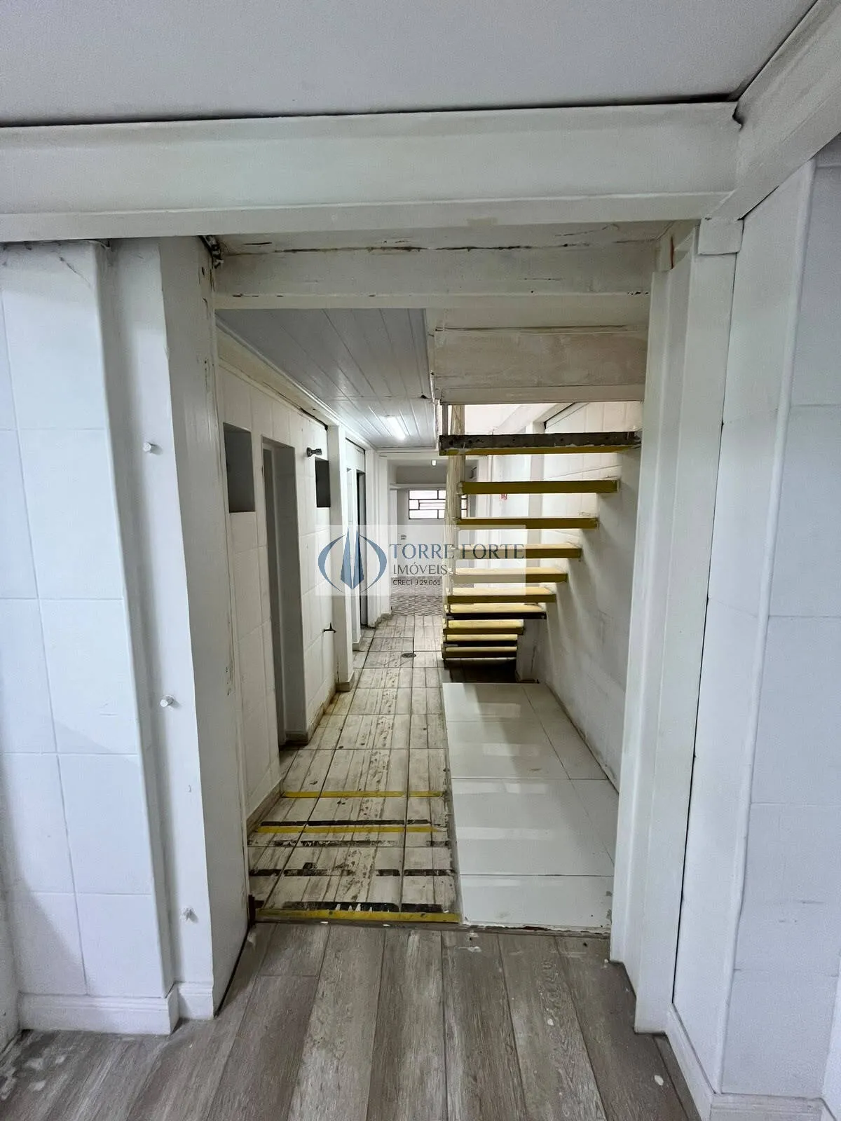 Imagem Ótimo sobrado com 180 m² com diversas salas bem localizado na Santa Cecilia