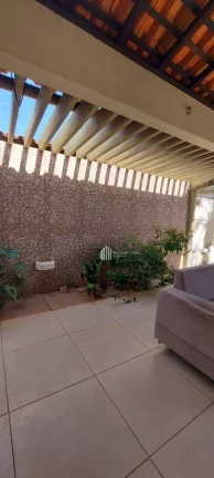 Imagem Casa pronta para morar, 3 dormitórios à venda por R$ 400.000,00 - próximo à Faculdade UNIRB e Churrascaria Alto Grill - GURUPI - Teresina/PI