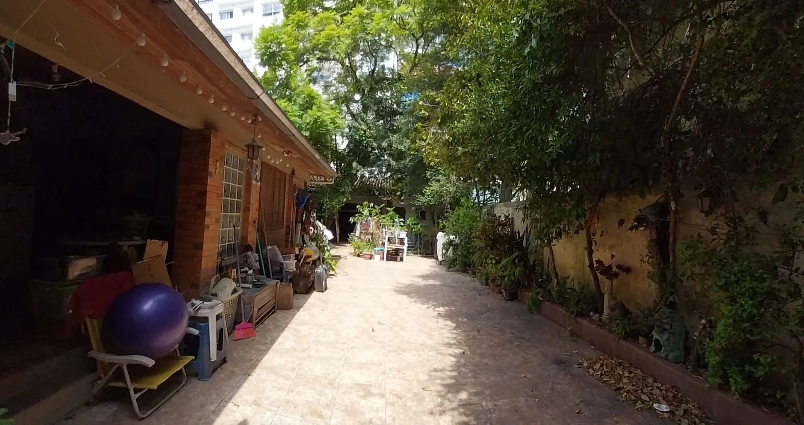Imagem Ótimo Terreno Cidade Baixa, 480,48 m². Plano, com 2 casas em cima.