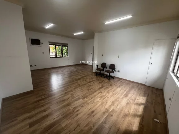 Imagem Casa Comercial de Alto Padrão no Jardim Europa, São Paulo-SP: 14 Salas, 9 Banheiros, 10 Vagas de Garagem, 600m².