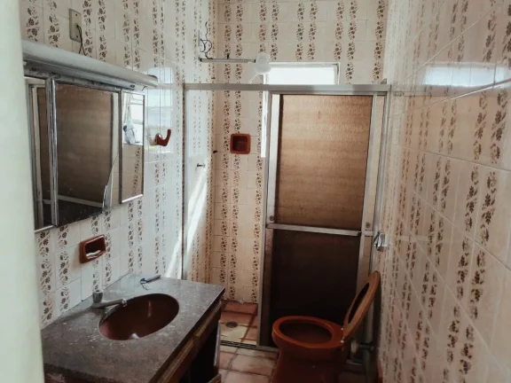 Imagem Sobrado com 180 m² 3 Dormitorios sendo 1 Suite 2 vagas de Gargens
