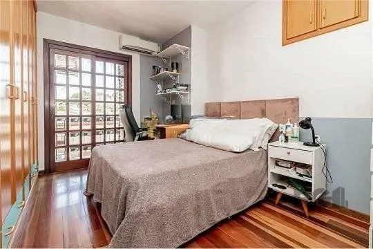 Imagem casa de 260m², bairro Costa e Silva