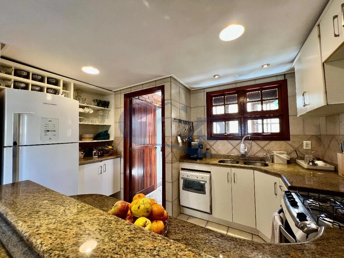 Imagem Casa a venda com 4 dormitorios na Guarita em Torres/RS