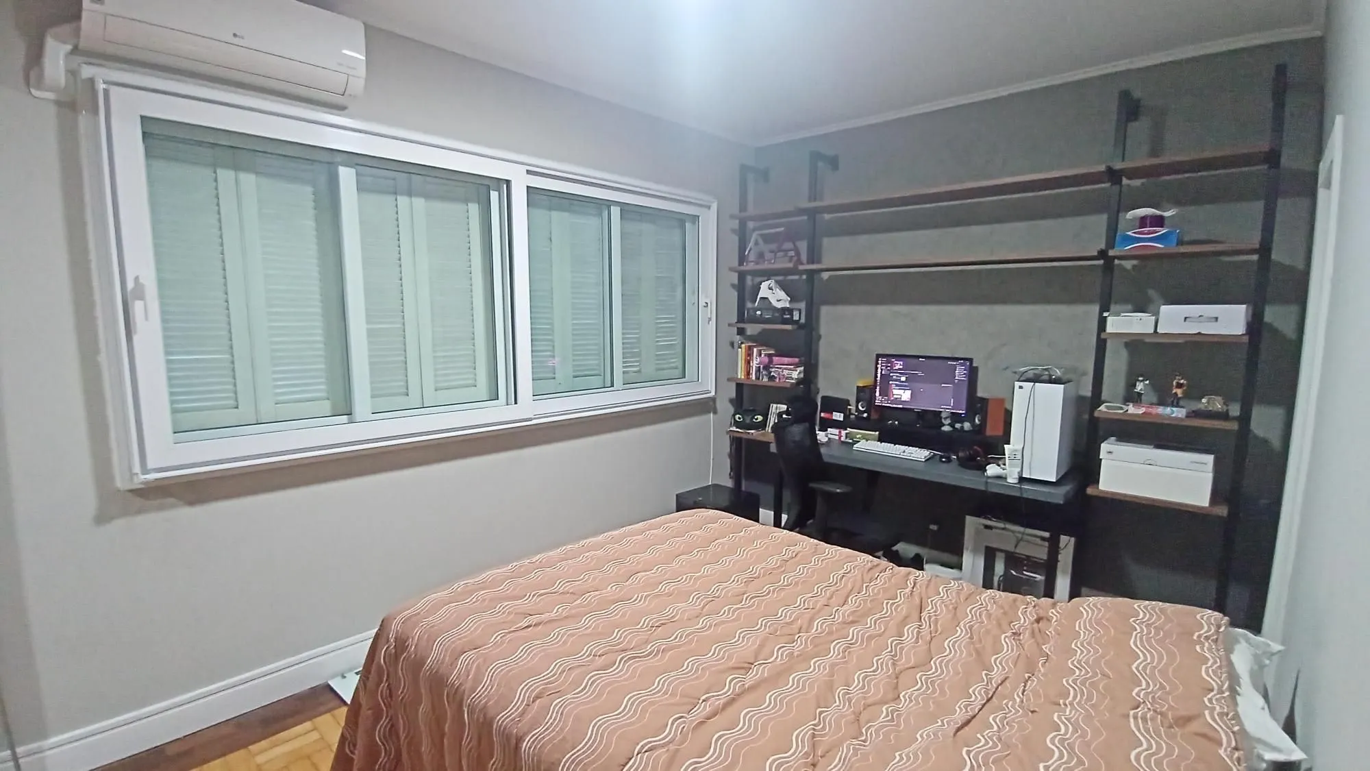 Imagem Apartamento com 4 dormitórios no Centro de Porto Alegre