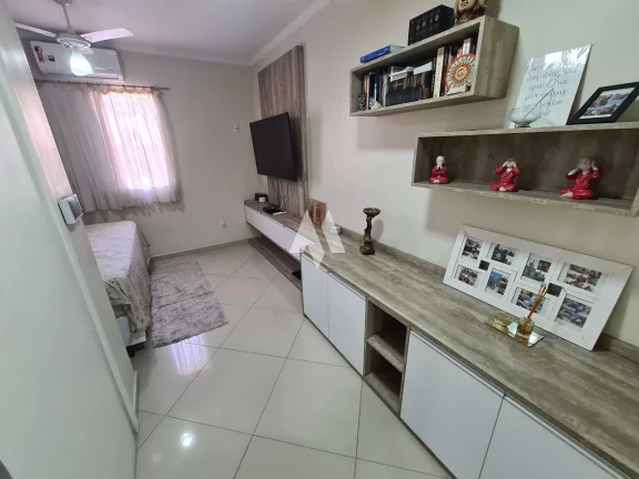 Imagem Casa Triplex no Marapé! Com 115m² e 3 quartos, sendo 1 suítes master com closet e 2 vagas!