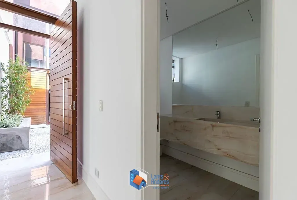 Imagem Casa em condomínio para venda em Parque Colonial com 4 quartos, sendo 4 suítes, 786.97m²