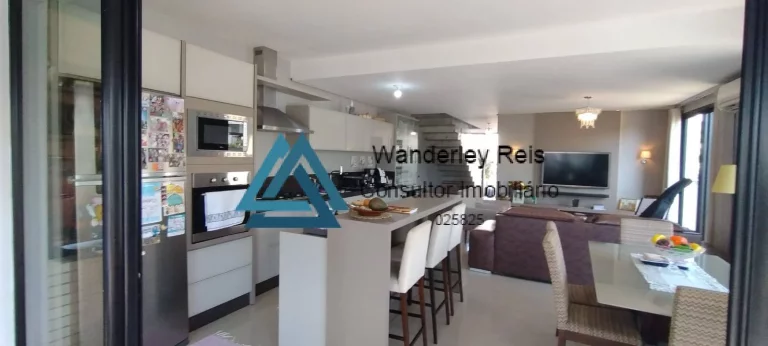 Belíssima casa com 3 suítes em área privilegiada