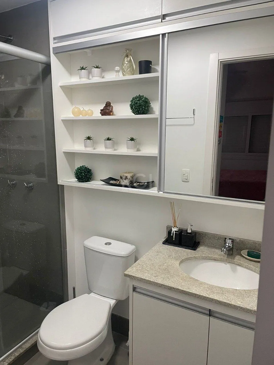 Imagem Apartamento para Venda - 60m², 2 dormitórios, sendo 1 suites, 1 vaga - Glória