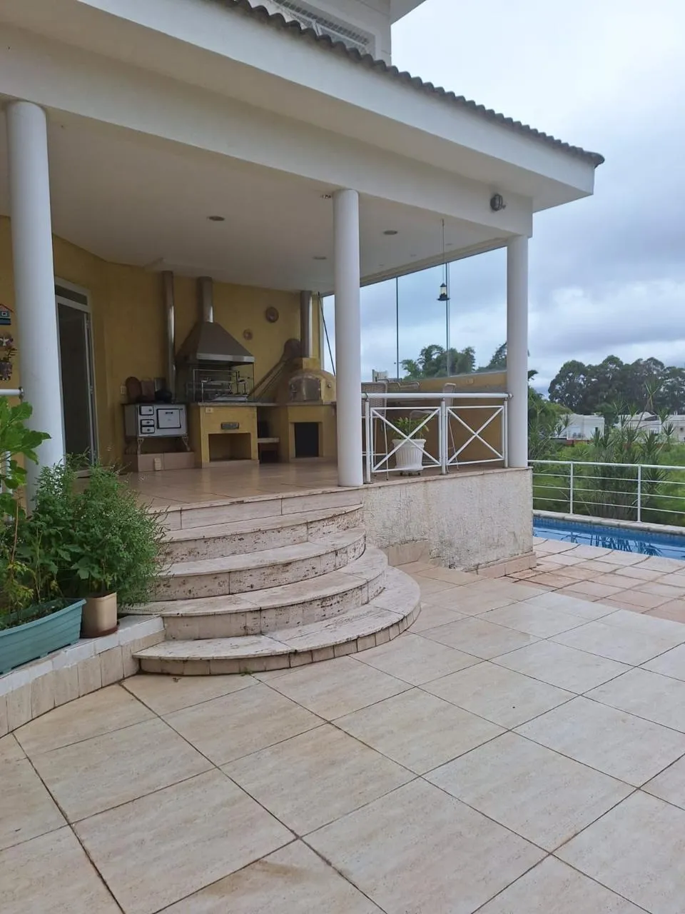 Imagem Casa de 600m² de Área Construída Localizada no Condominio Tamboré