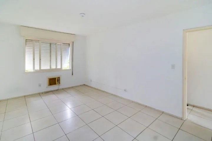 Apto de 2 dormitórios com garagem, arejado e ensolarado, próximo ao Bourbon Ipiranga