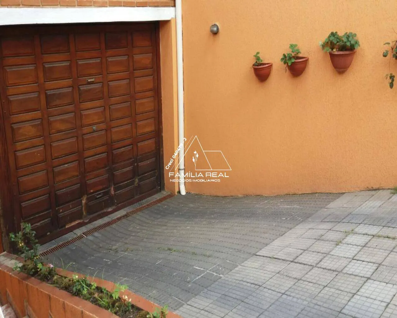 Imagem Sobrado Padrão na Vila Matilde, com 04 Dormitórios, sendo 01 Suíte
