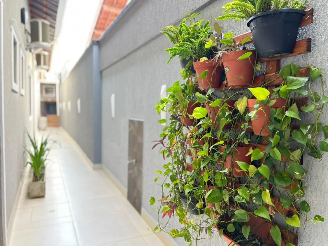 Imagem CASA NOVA COM 3 DORMITÓRIOS SENDO 2 SUÍTES E ÁREA GOURMET COM OFURO À VENDA NO VILAMAR PRAIA GRANDE