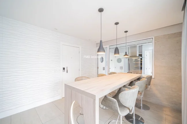 Imagem Venda de Apartamento de Luxo na Vila Olímpia com 2 Suítes, 1 Sala, 3 Vagas e 130m².