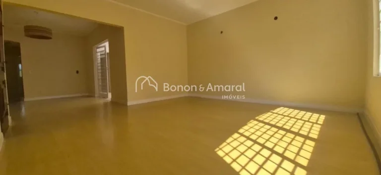 Imagem Excelente oportunidade para quem busca conforto, espaço e praticidade! Esta casa conta com 3 quarto...