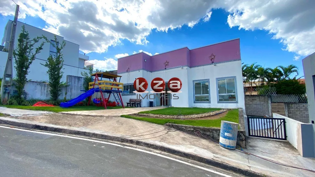 Imagem Terreno à venda no Condomínio Vivenda das Pitangueiras em Valinhos-SP com 300m² de área!