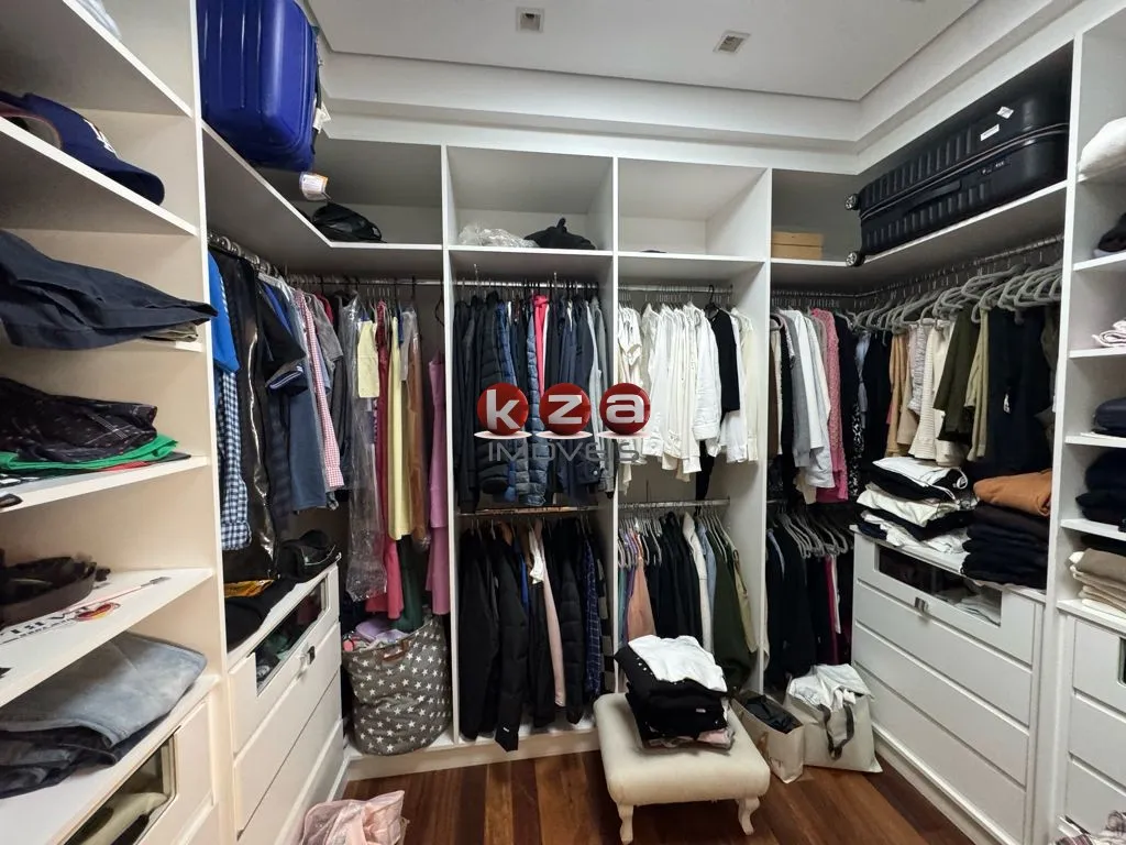 Imagem Luxuosa casa em condomínio à venda em Valinhos-SP, no Condomínio Porto Seguro Village: 3 quartos, 3 suítes, 2 salas, 5 banheiros, 2 vagas, 454m².