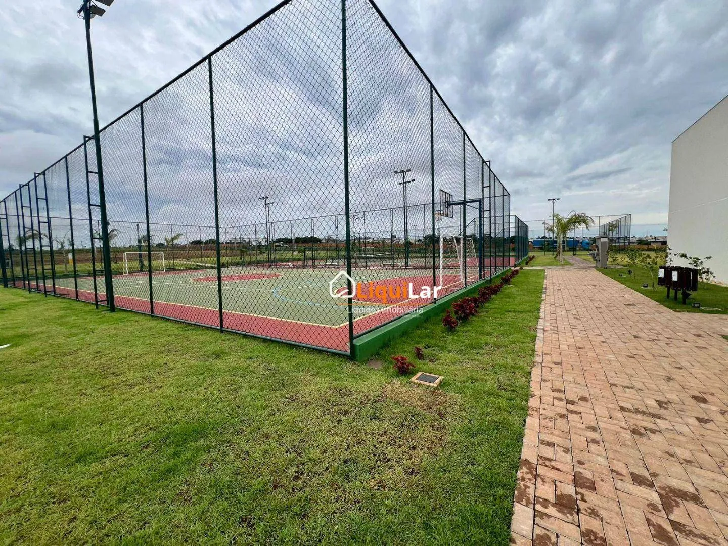 Imagem Terreno à Venda no Terras Alpha com 317 m², Excelente Topografia e Menor Valor do Condomínio