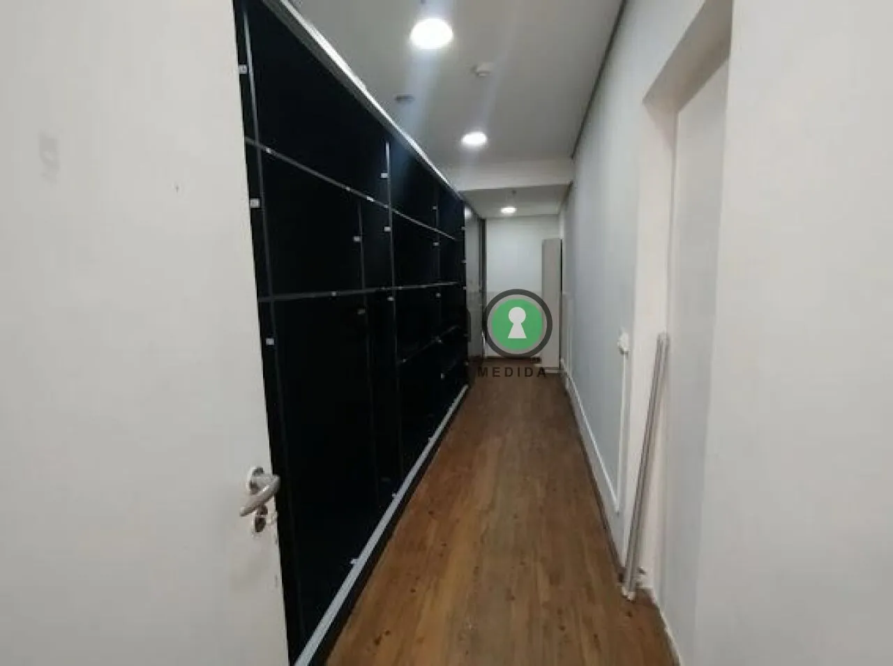 Imagem Conjunto Comercial a Venda e Locação em Cerqueira César com 166 m², Sem mobília.