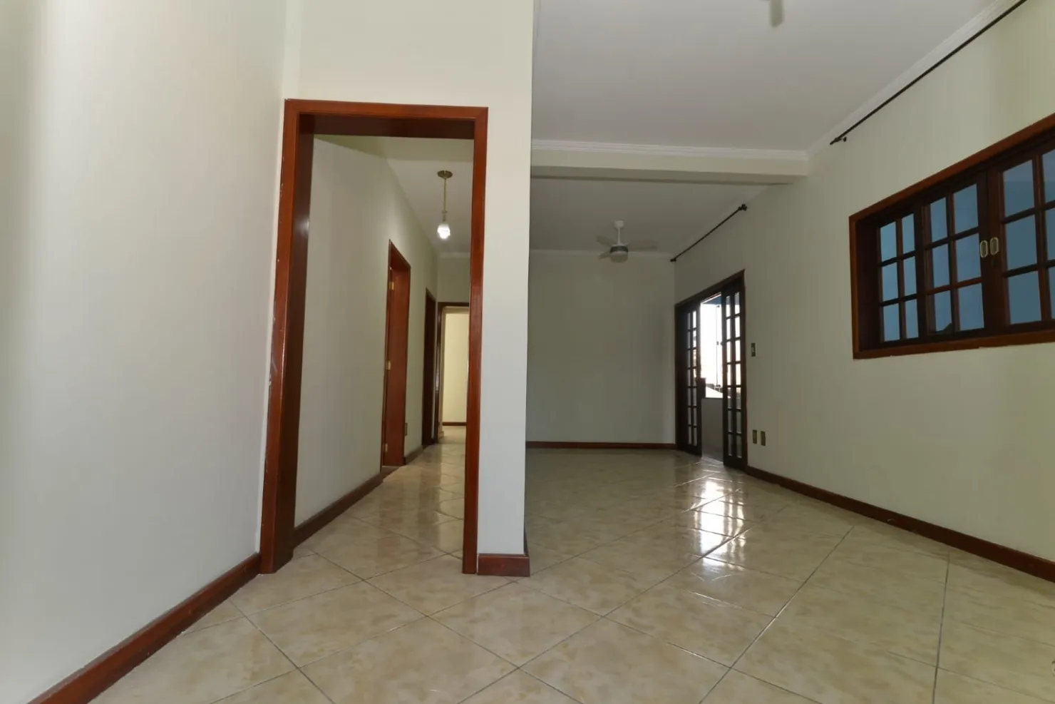 Imagem Casa à venda 2 Quartos, 1 Vaga, 220M², Chácara São Silvestre, Taubaté - SP