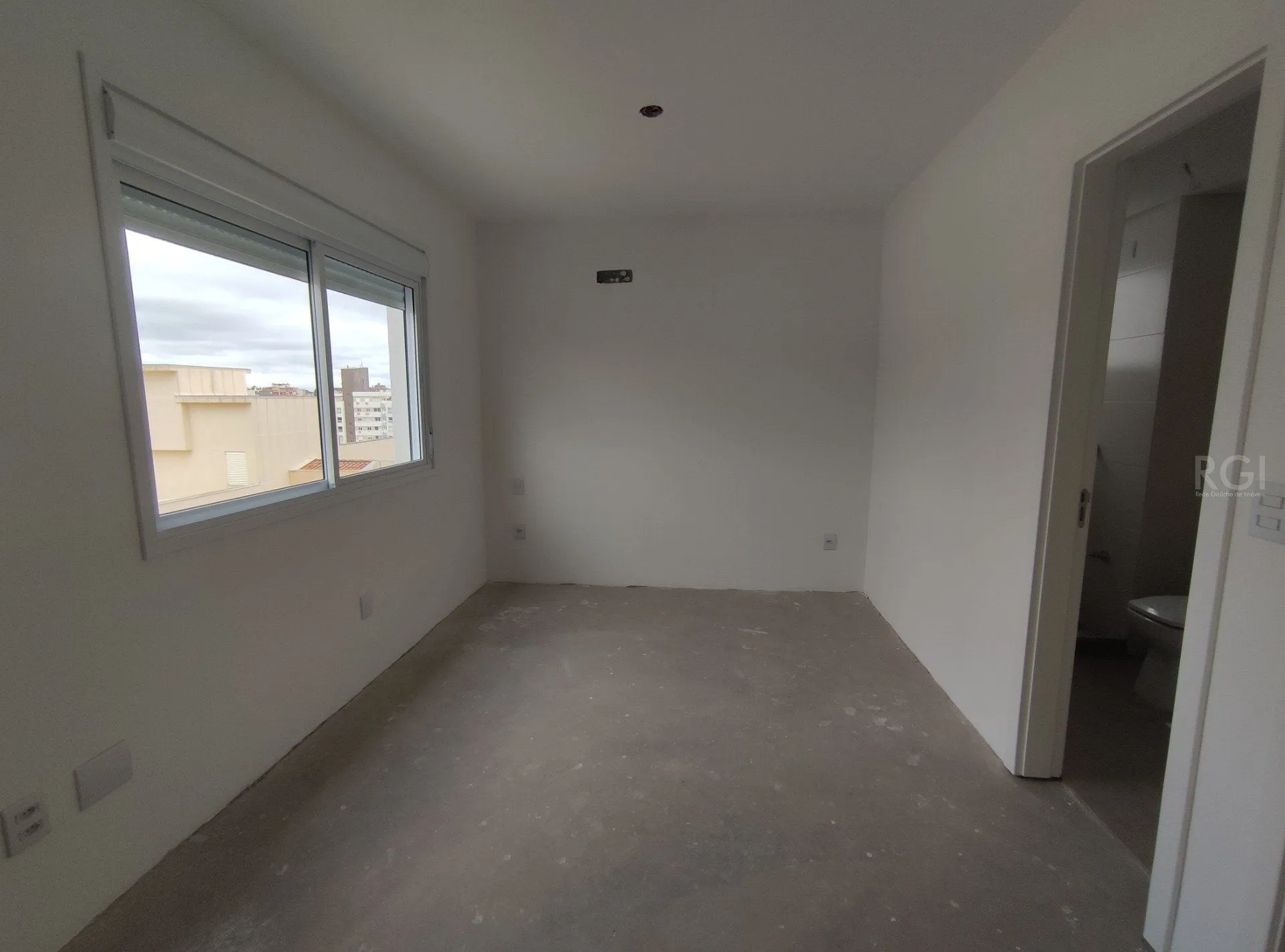 Imagem Duplex para Venda - 83.08m², 2 dormitórios, sendo 2 suites, 2 vagas - Petrópolis