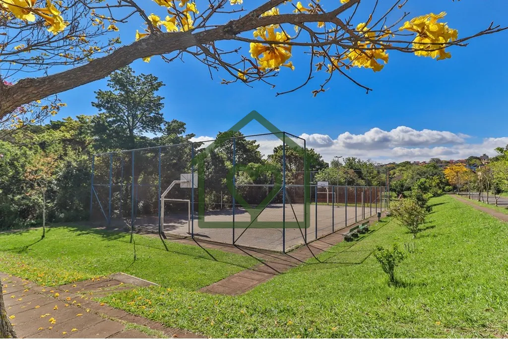 Imagem Terreno plano com 200 m2 (8 m de frente por 25 m de comprimento), localizado em rua calma e arboriza...
