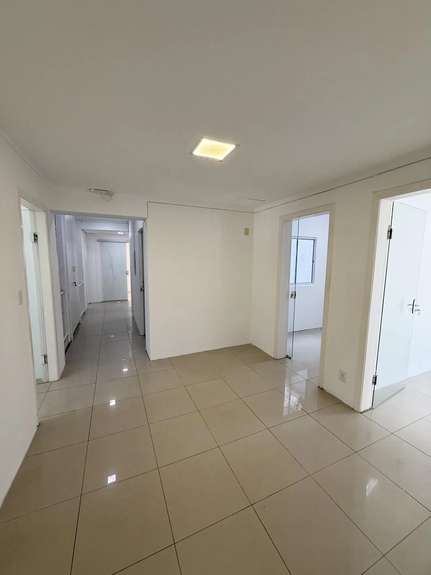 Imagem MÁFFER IMÓVEIS ALUGA - CASA COMERCIAL OU RESIDENCIAL NA AUXILIADORA Rua Marcelo Gama - Bairro Auxiliadora | Porto Alegre/RS