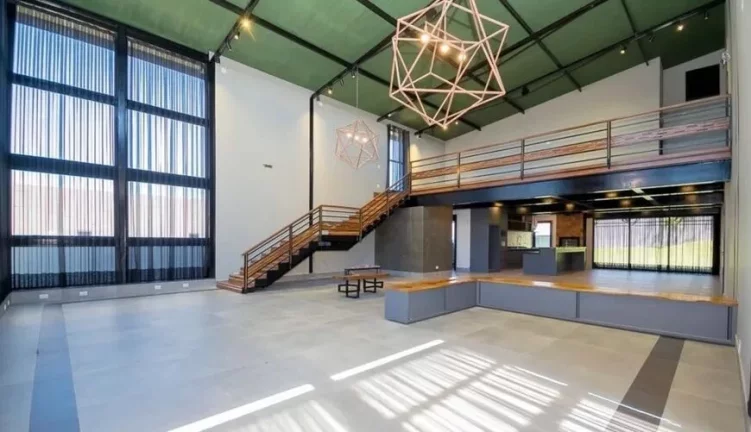 Imagem Casa Alto Padrão com 3 Quartos à Venda em Butiatuvinha – 455m