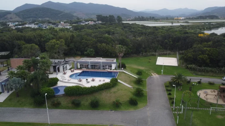 Imagem Terreno no Condomínio Lagoa Azul: luxo, lazer e natureza na Praia do Rosa!