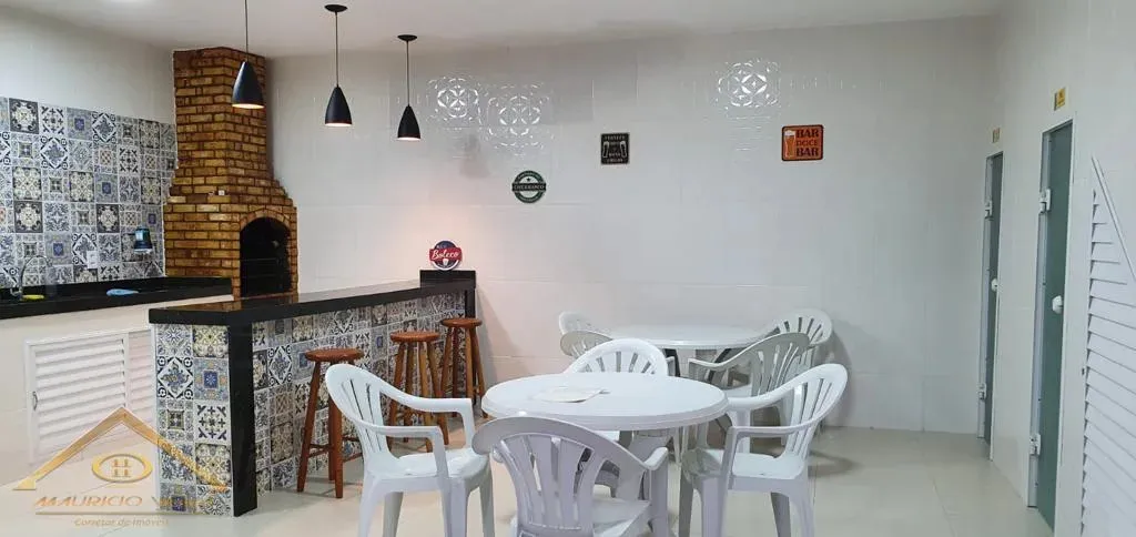 Imagem Casa em Condomínio para Venda em Cabo Frio / RJ no bairro Parque Burle