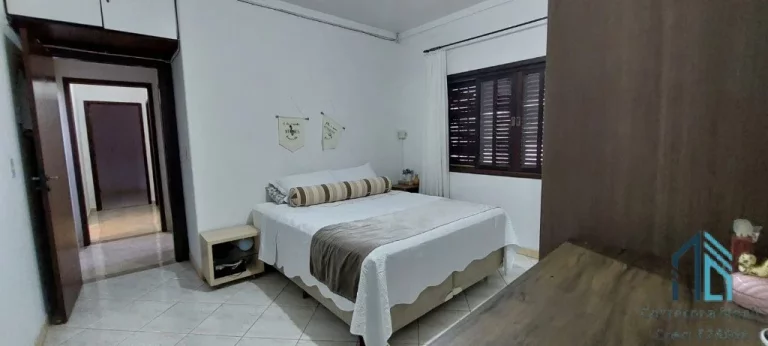 Imagem (Financiamento e estuda permuta) Sobrado a venda 04 quartos c/suíte, 04 vagas em Joinville SC