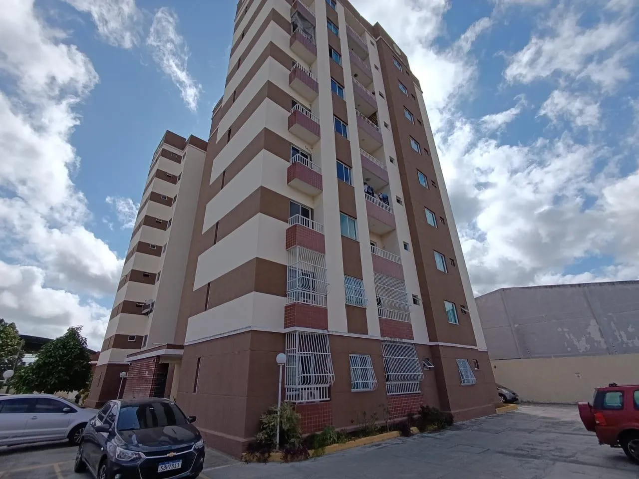 Imagem Apartamento para Venda em Fortaleza, Montese, 3 dormitórios, 1 suíte, 2 banheiros, 2 vagas
