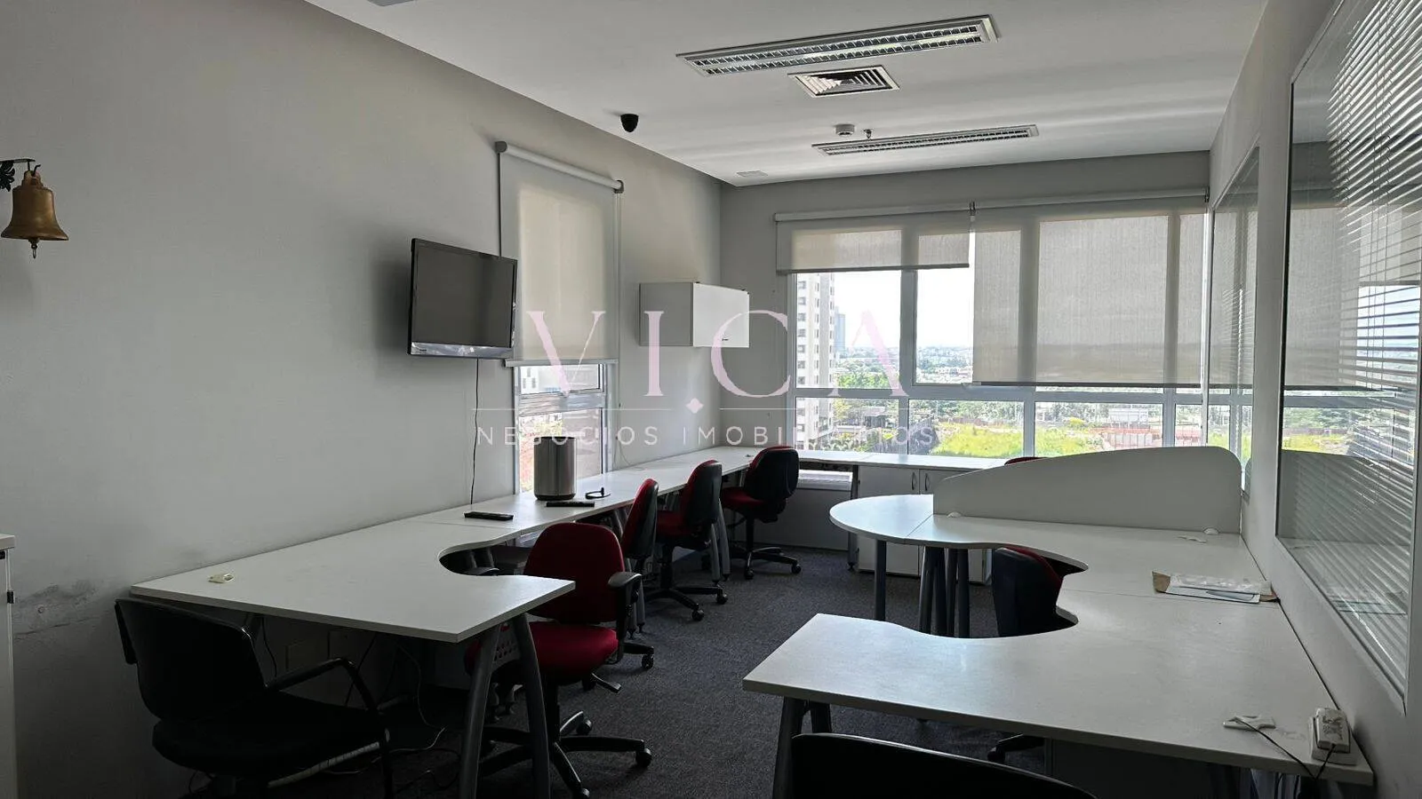 Imagem Sala mobiliada 61m² para venda por R$ 620.000,00 - Alphaville/SP