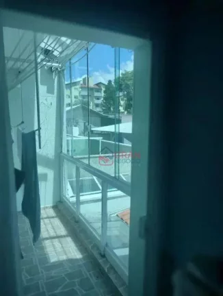 Imagem Sobrado Tríplex à Venda no Guaíra 3 Quartos, Espaço Gourmet e Muito Conforto!