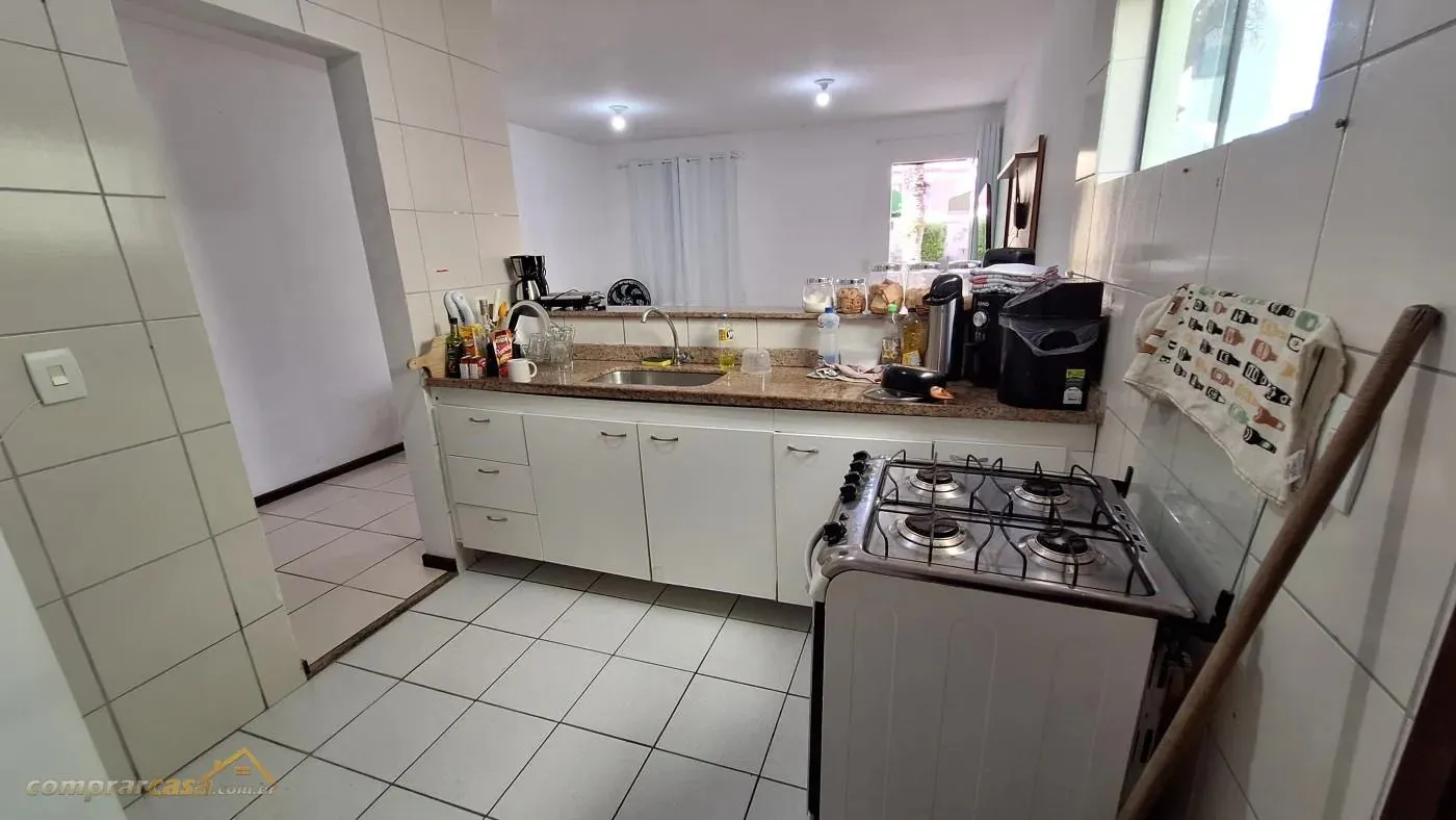 Imagem Casa em Condomínio para Venda em Cabo Frio / RJ no bairro Palmeiras